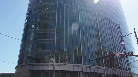 Reflective Building 動画素材 105174282