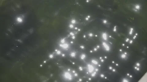 REFLEJO EN EL AGUA Stock Footage 153409076