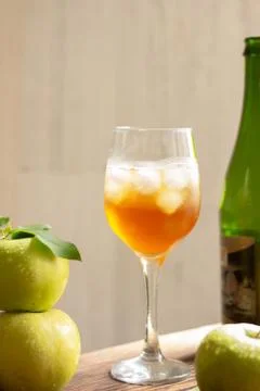 Refreshing Apple cider. Apple beer, juice, vinegar. Foto stock