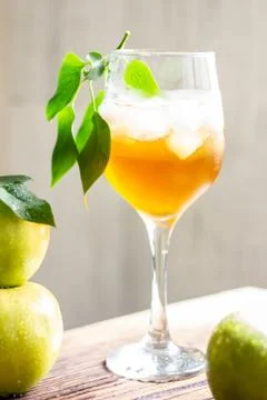 Refreshing Apple cider. Apple beer, juice, vinegar. Foto stock