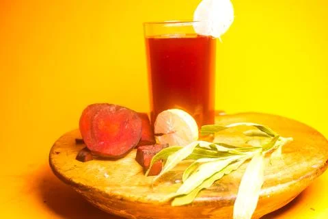 Refreshing beetroot and lemon juice, rich in vitamins, detoxifying properties Stock-Fotos