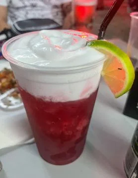 Refreshing drink with lemon Stock-Fotos