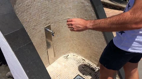 Refreshing feet on the beach Stock-Footage 50593023