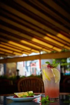 Refreshing homemade lemonade Fotos Stock