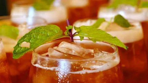 Refreshing Iced Sweet Tea With Mint And Ice Cubes Close Up 写真素材