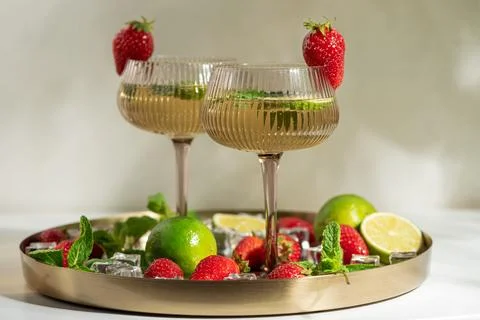 Refreshing strawberry lime mojito cocktails for summer party Stock-Fotos