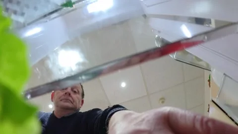 Refridegerator opening Видео 329227648