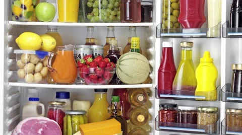 REFRIDGERATOR IN CLOSE UP TRACKING SHOT  Vidéo 62232572