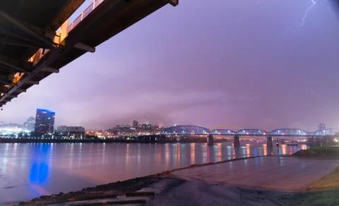 Refuge from The Storm Under Bridge Ohio River Cincinnati Fotos de archivo