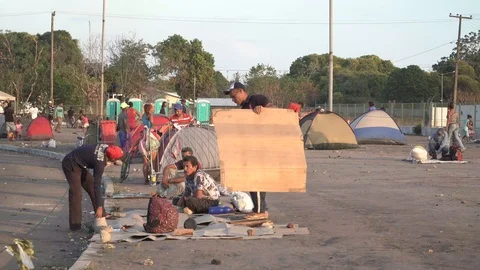 Refugiados 02 Stock Footage 126363896