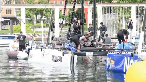 Regatta of catamarans 動画素材 90563692