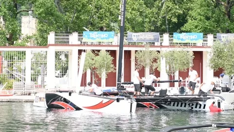 Regatta of catamarans 動画素材 90563746