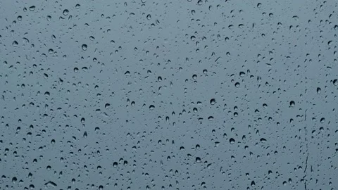 Regentropfen am fenster Stockbeeldmateriaal 217691111