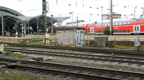 Regional express train entering Cologne central station Video stock 31724771