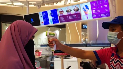 Registration and temperature check Stock Footage 133752802