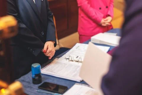 Registration desk table, process of checking in on a conference congress fo.. Foto stock