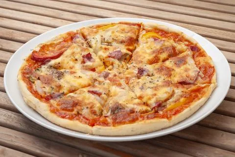 Regular Sliced Beef Pizza Stock-Fotos