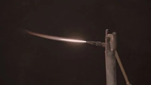 Regulating the flame of the welding torch 스톡 동영상 222522300