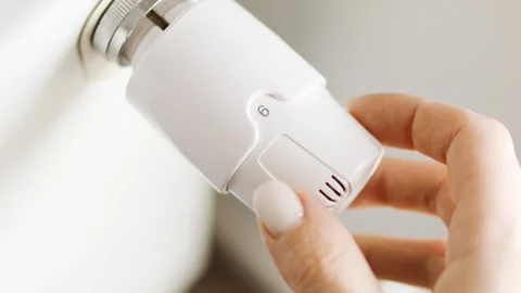 Regulation control of the heating temperature on the battery Видео 331459903