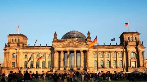 Reichstag frontal Stock Footage 8928385