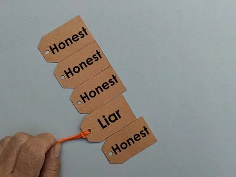Relationship concept based on trust no cheating, honest and wild written card Stock-Fotos