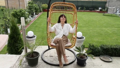 Relax in a hammock chair Vídeos de archivo 8523319