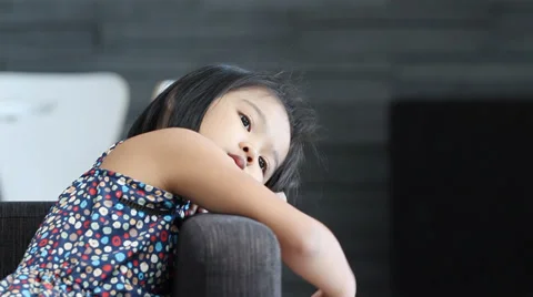 Relax time on sofa 库存影片 31849047