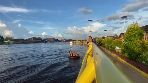 Relax for a while by the river Arut 库存影片 219841160