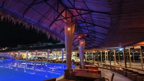 Relaxation area by the pool Video stock 309129100