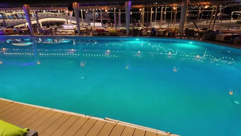 Relaxation area by the pool Video stock 309129145