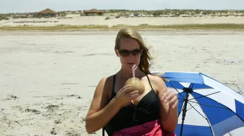 Relaxing at the beach 2 Vidéo 20584375