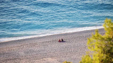 Relaxing on the beach. Stock-Footage 220082719