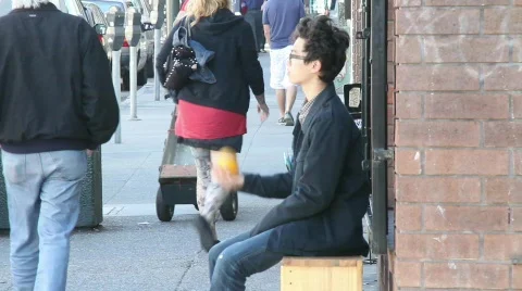 Relaxing in the city Video stock 769075