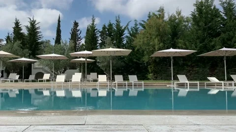 Relaxing infinity pool with copy space Stock Footage 107476082