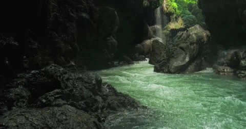 Relaxing Jungle River Stream with Smooth Natural Flow Aerial 스톡 동영상 332653474