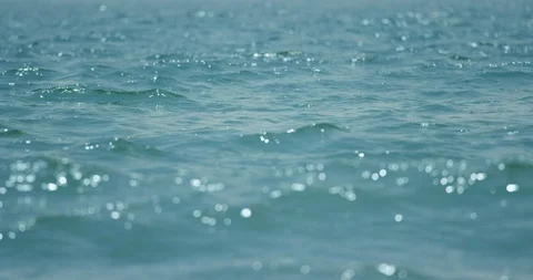 Relaxing ocean waves in slow motion. Stock Footage