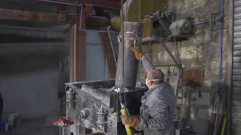 Release of a bronze statue Video stock 63548503