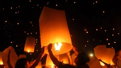 Release floating lanterns to the sky , Lantern festival, Chiang Mai, Thailand Stock Footage 70092712