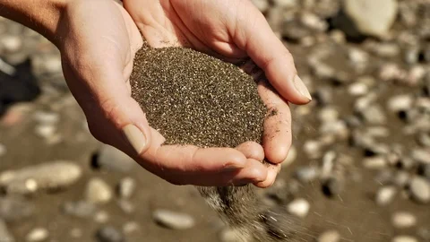 Releasing sand from hands 스톡 동영상 106061054
