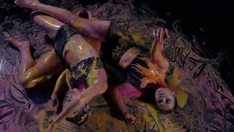 Religious dance art performance in paint on the floor Vidéo 155480622