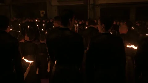 Religious torchlight procession during Holy Week in Sagunto 動画素材 333028957