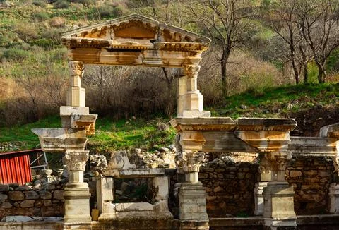 Remained elements of Nymphaeum Traiani in ancient Ephesus city, Turkey 스톡 사진
