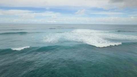 Remarkable ocean waves for exercises by surfing Видео 74002504