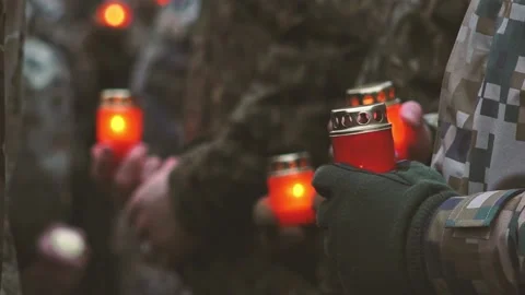 Remembrance day lest we forget. Memorial Day with candles. Vidéo 220801429