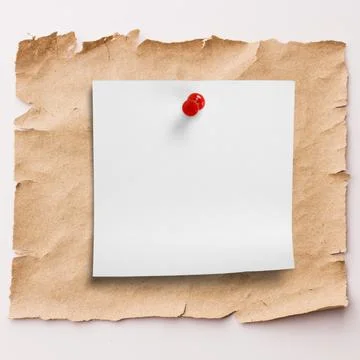 Reminder Note Mockup with Red Thumbtack on Crumpled Paper Background Stock-Fotos