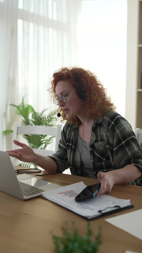 Remote call center operator working from home Video stock 333261749
