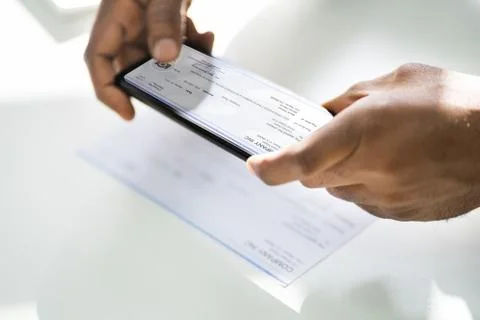 Remote Check Deposit 스톡 사진