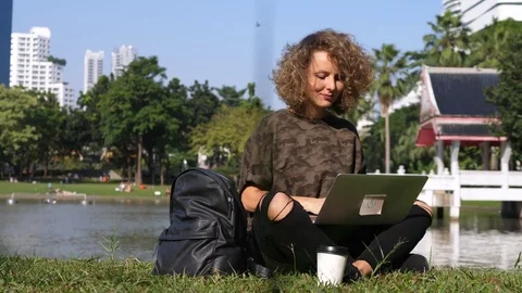 Remote Freelance Work Concept. Woman With Laptop Outdoors. Stockbeeldmateriaal 84967557