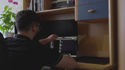 Remote Worker Finishing Tasks and Leaving Home Office Desk Vidéo 341767969