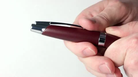 Remove the cap from the pen Vídeos de archivo 12441942